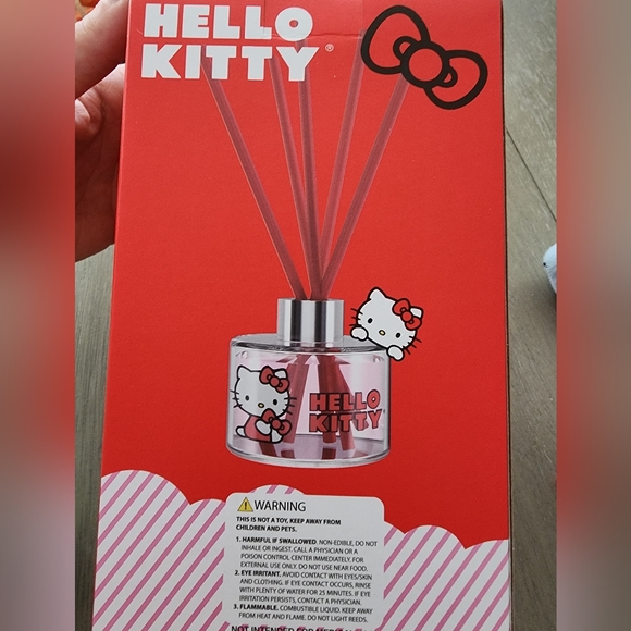 Hello Kitty Glass Reed Diffuser - Picture 2 of 5